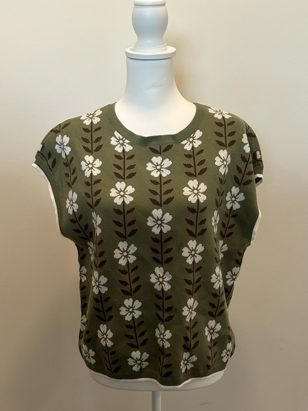 Zesica Women’s Olive Green Floral Knit Cap-Sleeve Sweater Top